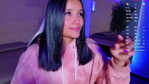 hannahmonttgomery  Help me reach 100 Hands up online show from June 23, 2026, 4:49 pm