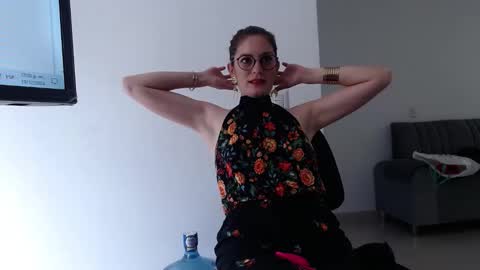 hanny_333 online show from December 19, 2024, 5:50 pm
