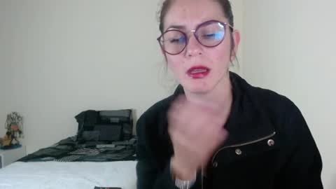hanny_333 online show from January 4, 2025, 9:10 am