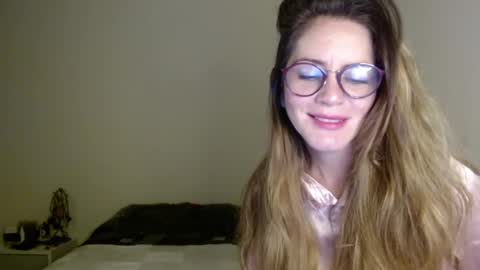 hanny_333 online show from January 14, 2025, 9:24 am