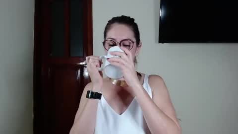 hanny_333 online show from January 17, 2025, 9:28 am