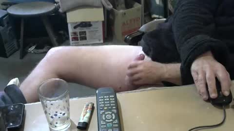 happyfeet987999864 online show from May 8, 2026, 9:47 am