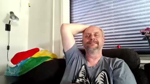 MrLazy online show from June 20, 2026, 4:32 pm