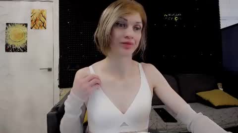 Miss Hardy online show from July 26, 2026, 5:37 am