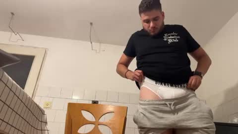 THEBIGONEV14 online show from August 6, 2026, 7:27 pm
