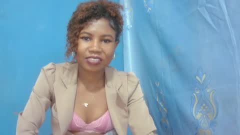 hasleyinah online show from June 19, 2026, 7:28 pm