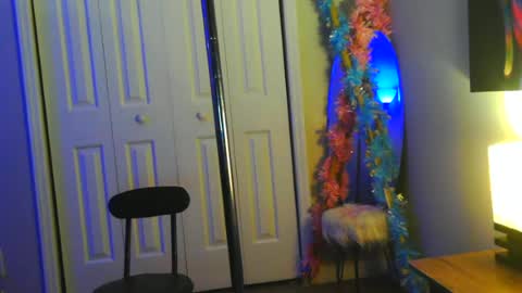Heavenllyy online show from July 17, 2026, 1:56 am