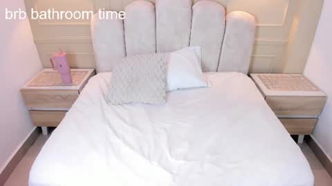 Snapshot of helenebird chatting on July 28, 2026, 2:13 pm online show from July 28, 2026, 2:13 pm