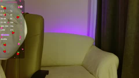 HelenXLove online show from July 23, 2026, 3:54 pm