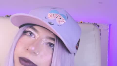 hellen__smith_ online show from July 21, 2026, 9:28 pm
