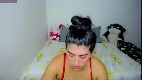 helloo_kityy25 online show from July 24, 2026, 1:25 am