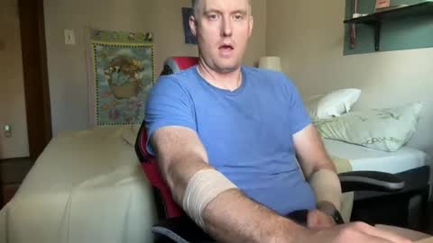 Snapshot of hermitkermit8 chatting on August 1, 2026, 6:18 pm hermitkermit8 online show from August 1, 2026, 6:18 pm