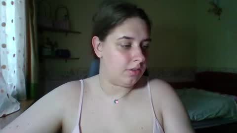 hess_luna_ online show from July 22, 2026, 9:01 am