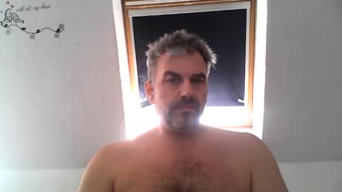 hessenboy_ffm online show from May 14, 2026, 2:46 pm