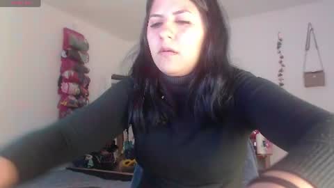 hilaril18 online show from June 20, 2026, 6:11 pm