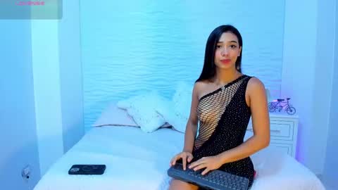 H I L E Y   online show from March 9, 2025, 2:10 pm
