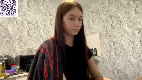 Hina online show from June 5, 2026, 11:32 pm