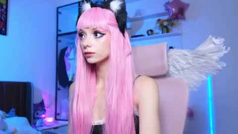 Holli online show from May 31, 2026, 12:56 pm