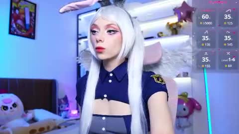 Holli online show from June 23, 2026, 10:57 am