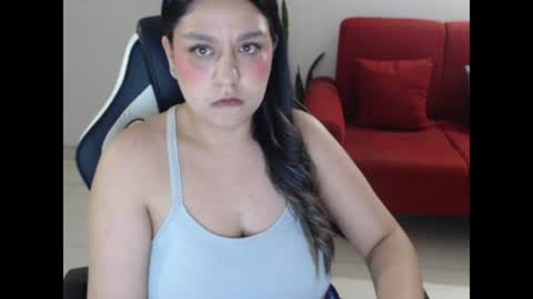 Itzel online show from July 24, 2026, 3:26 am