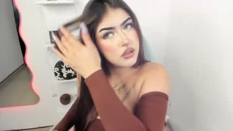 Holly online show from July 31, 2026, 6:29 pm
