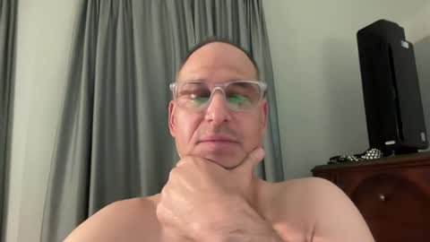 Snapshot of honey_man14 chatting on July 17, 2026, 4:01 pm honey_man14 online show from July 17, 2026, 4:01 pm