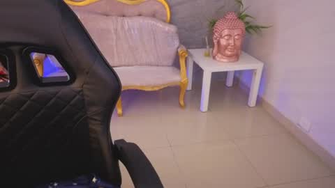 HONEY  online show from July 31, 2026, 3:17 am