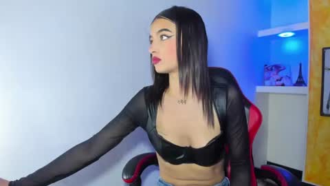 HONEY LUXE online show from June 22, 2026, 9:01 pm