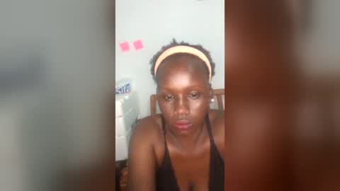 honeywithdarkpie online show from June 11, 2026, 9:46 pm