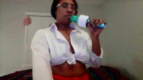 honnievu online show from February 3, 2026, 6:40 am