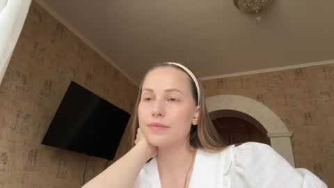 hot_chance_ online show from May 9, 2026, 9:03 am