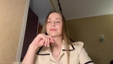 hot_chance_ online show from May 20, 2026, 2:45 pm