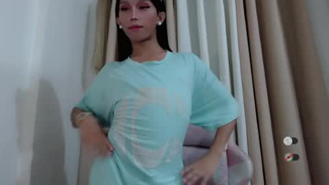 Khianna online show from June 25, 2026, 2:10 pm