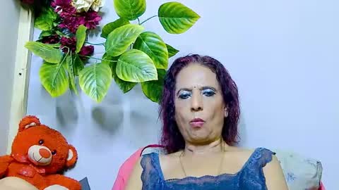 hot queen online show from July 22, 2026, 6:00 pm