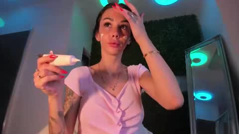 hotfallingdevil online show from July 22, 2026, 5:10 am