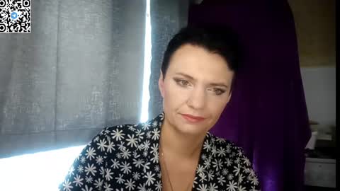 hotmamaqueen234 online show from June 27, 2026, 7:46 am