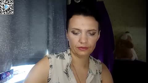 hotmamaqueen234 online show from June 28, 2026, 12:33 pm