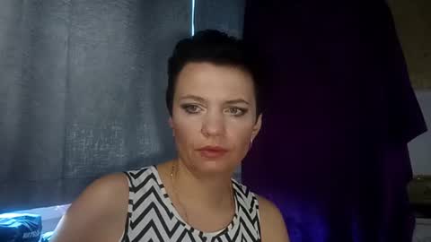 hotmamaqueen234 online show from July 31, 2026, 7:52 am