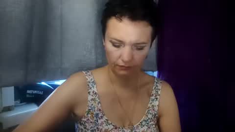 hotmamaqueen234 online show from August 3, 2026, 7:51 am