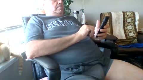 Snapshot of hottop_1981 chatting on July 27, 2026, 12:39 am Hottop 1981 online show from July 27, 2026, 12:39 am
