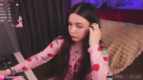 Mia online show from July 17, 2026, 5:18 pm