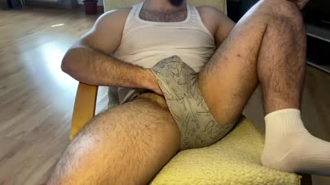 hundick_69 online show from April 28, 2026, 8:41 am