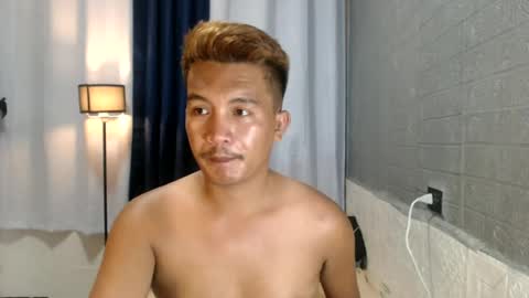 hunkylloyd online show from July 14, 2026, 7:24 am