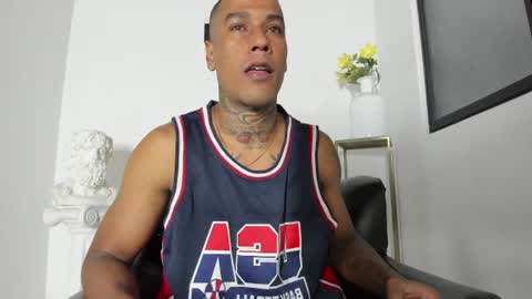 hunting_blondes online show from June 24, 2026, 11:48 pm