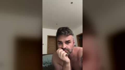 huskiesworld1987 online show from July 15, 2026, 2:22 pm