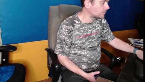 Huskyguy online show from May 18, 2026, 3:35 am