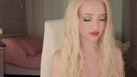 Joselle online show from June 16, 2026, 2:03 am