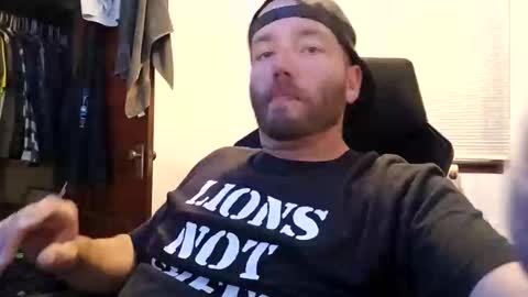 icyfucktoy online show from June 3, 2026, 2:47 am
