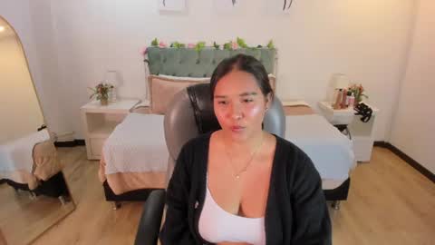 Icy online show from July 19, 2026, 2:48 am