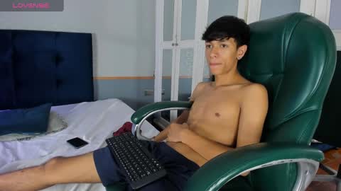 Snapshot of im_kael chatting on February 1, 2025, 12:40 am Kael online show from February 1, 2025, 12:40 am